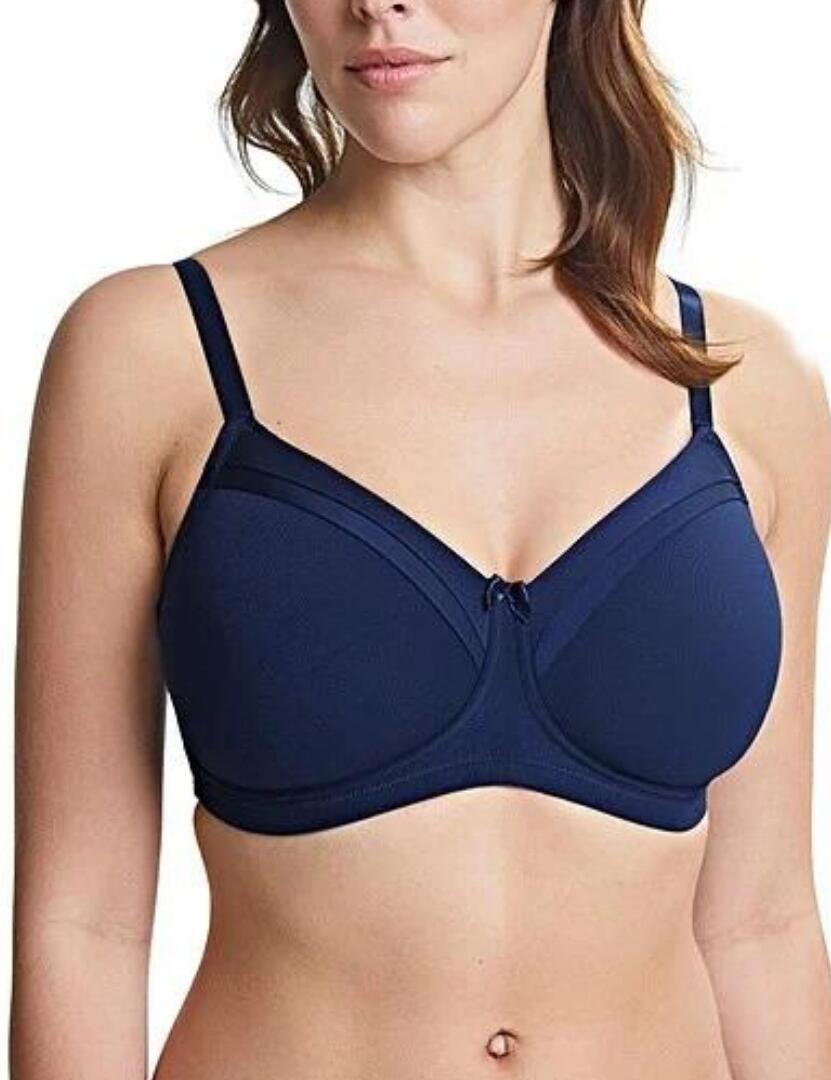 A padded soft-cup bra with a smooth shape